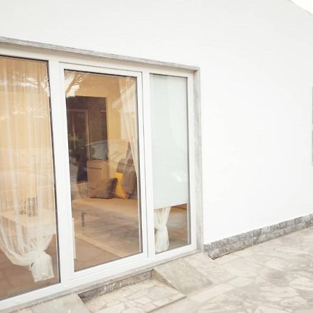 Small House With Private Park And Yard Terrugem Extérieur photo